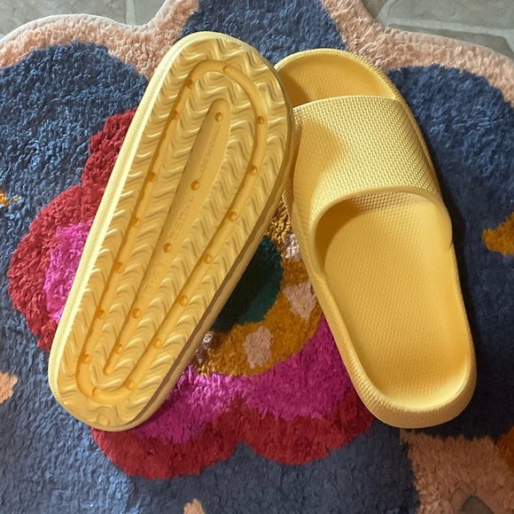 Cloud Slides like new - Picture 3 of 6